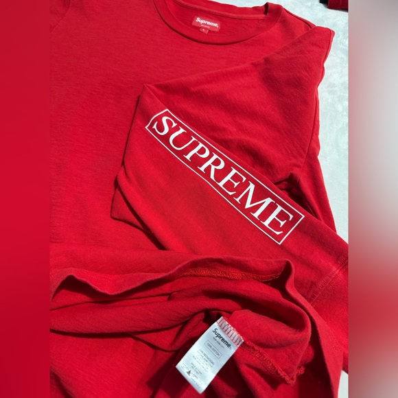 Supreme - Picture 2 of 5